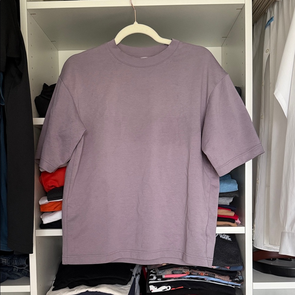 Uniqlo Men's Lavender Short Sleeve Tee
